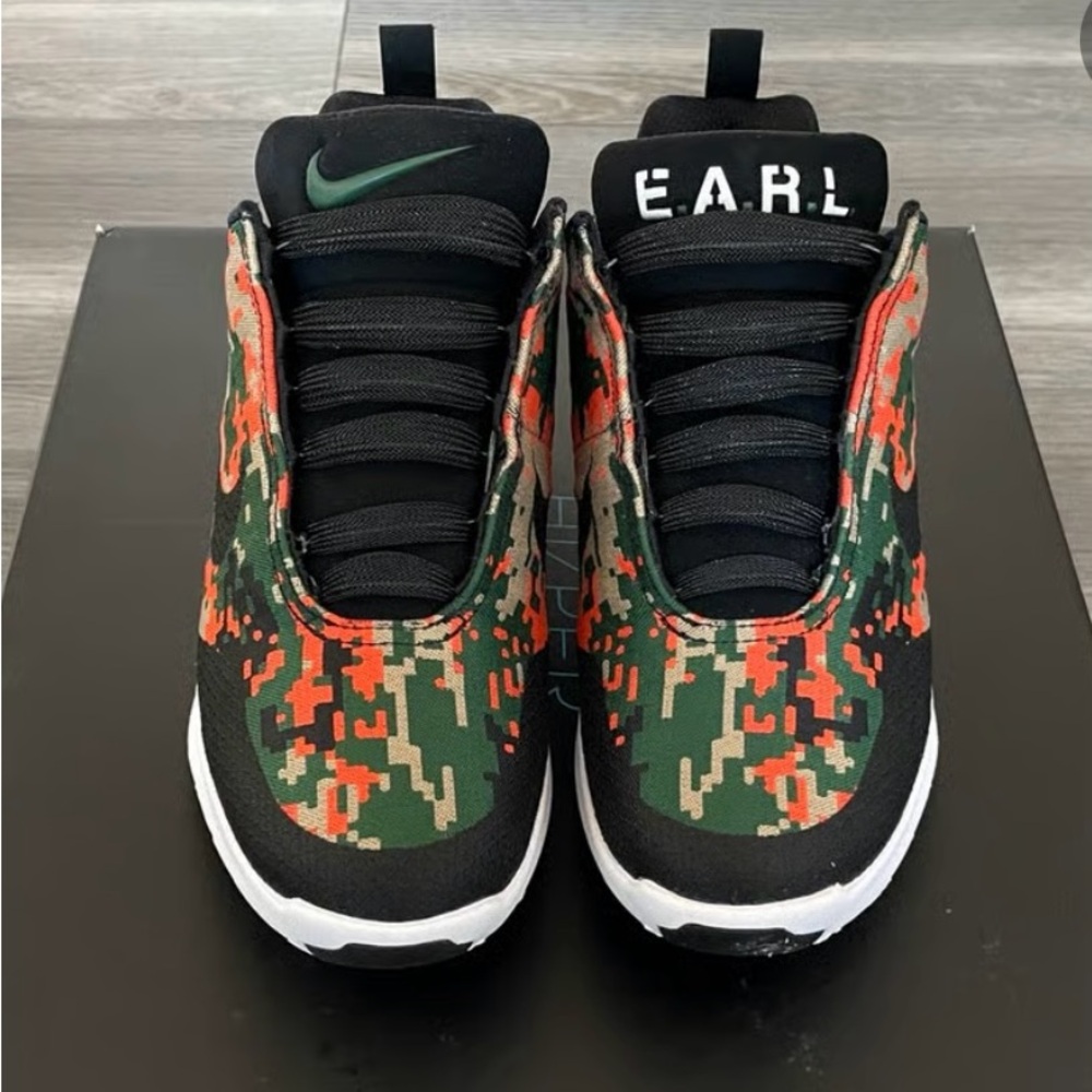 Nike Earl MT2 adapter tennis shoes